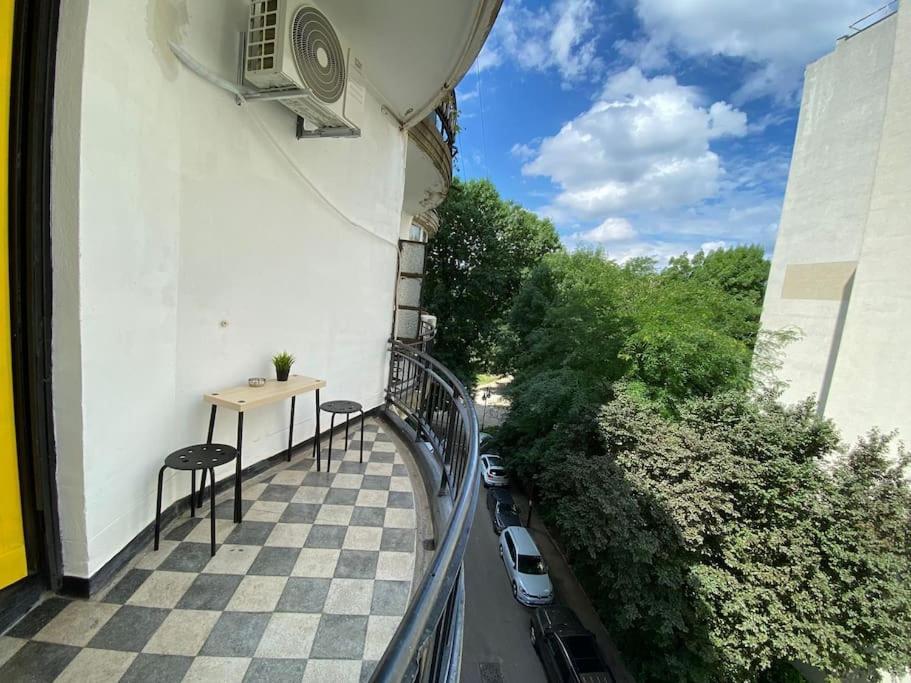בוקרשט Quiet And Classic Studio With Cismigiu Park View מראה חיצוני תמונה